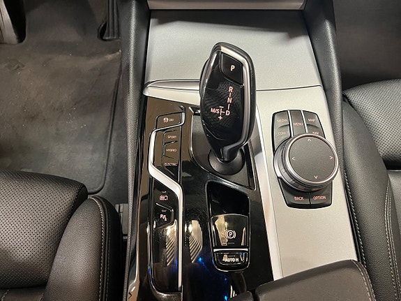 BMW 530e 16 of 24
