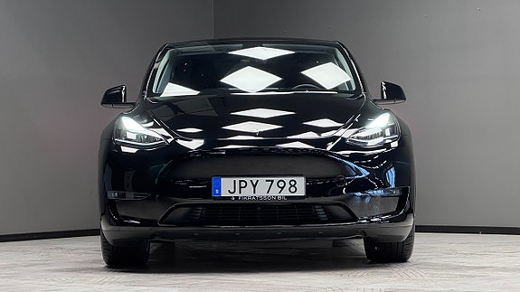 Tesla Model Y 22 of 22