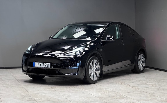 Tesla Model Y 19 of 22