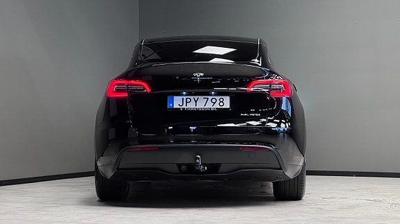Tesla Model Y 21 of 22