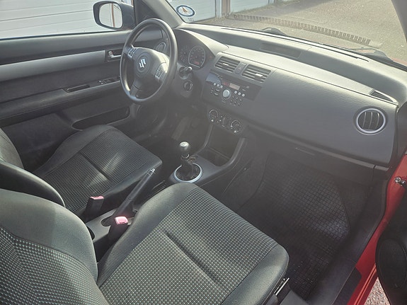Suzuki Swift 5 of 9