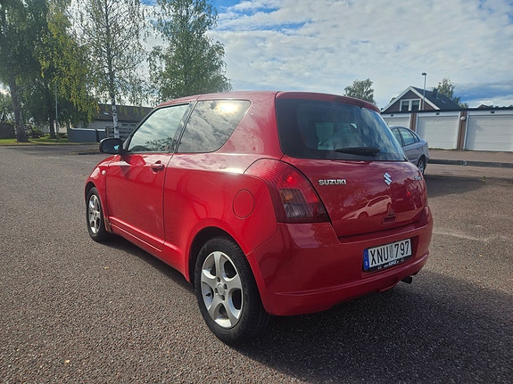 Suzuki Swift 2 of 9
