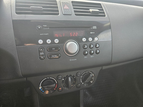 Suzuki Swift 8 of 9