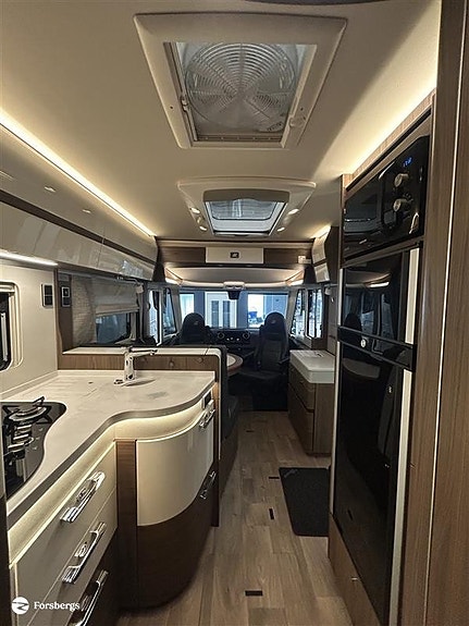 Hymer B890ML - Mercedes. Välvårdad bil med rätt utrustning för äventyr off gr 19 of 21
