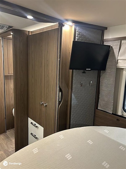 Hymer B890ML - Mercedes. Välvårdad bil med rätt utrustning för äventyr off gr 18 of 21