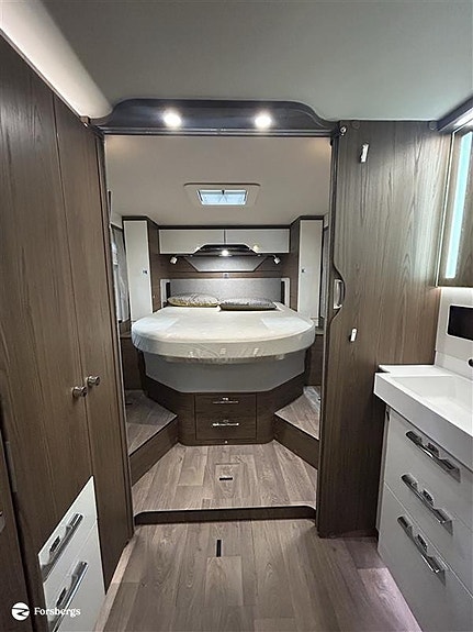 Hymer B890ML - Mercedes. Välvårdad bil med rätt utrustning för äventyr off gr 16 of 21