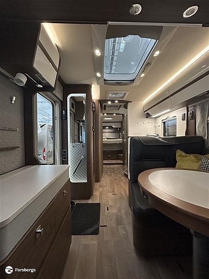 Hymer B890ML - Mercedes. Välvårdad bil med rätt utrustning för äventyr off gr 5 of 21