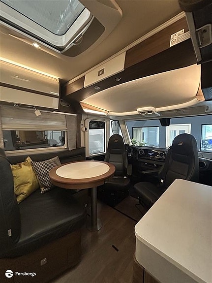 Hymer B890ML - Mercedes. Välvårdad bil med rätt utrustning för äventyr off gr 4 of 21