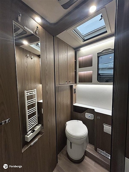 Hymer B890ML - Mercedes. Välvårdad bil med rätt utrustning för äventyr off gr 13 of 21
