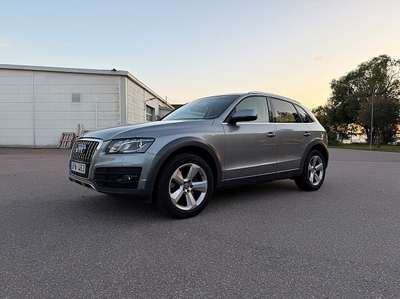 Audi Q5 2 of 19