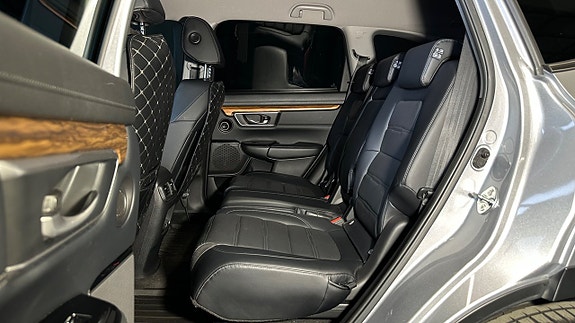 Honda CR-V 25 of 30