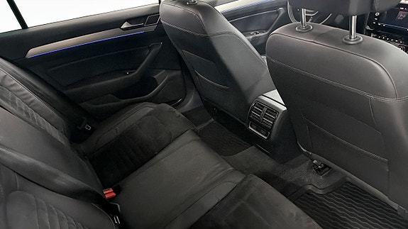 Volkswagen Passat 5 of 12