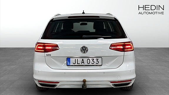 Volkswagen Passat 7 of 12
