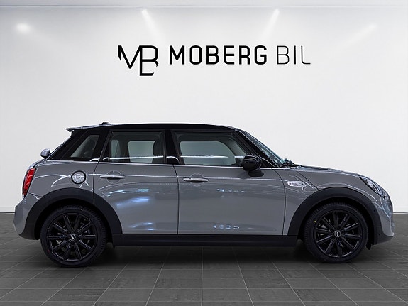 MINI Cooper S 4 of 16