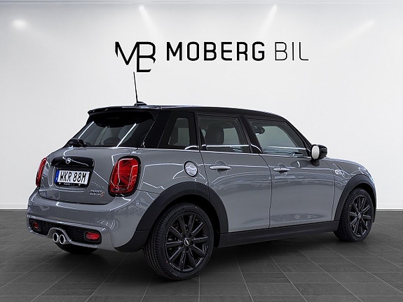 MINI Cooper S 5 of 16