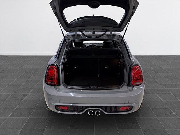 MINI Cooper S 7 of 16