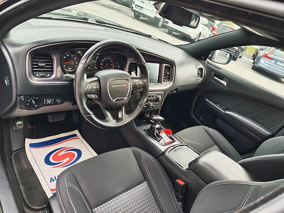 Dodge Charger 17 of 30