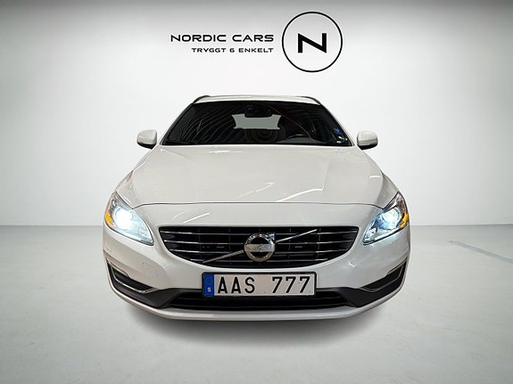 Volvo V60 4 of 17