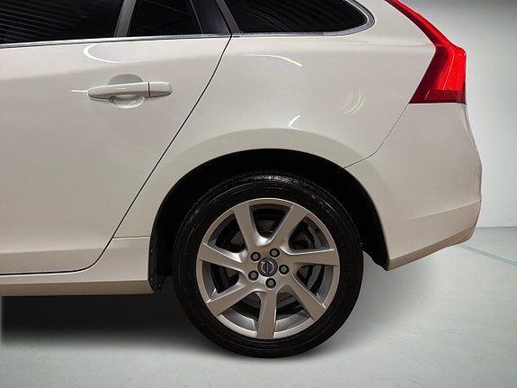 Volvo V60 6 of 17
