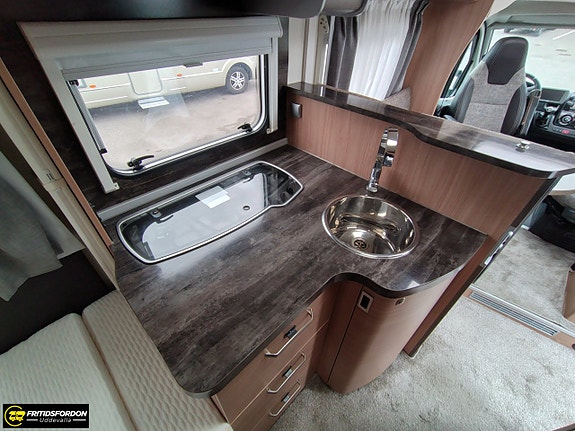 Knaus Sky Ti 700 MEG Silver Selection 13 of 17