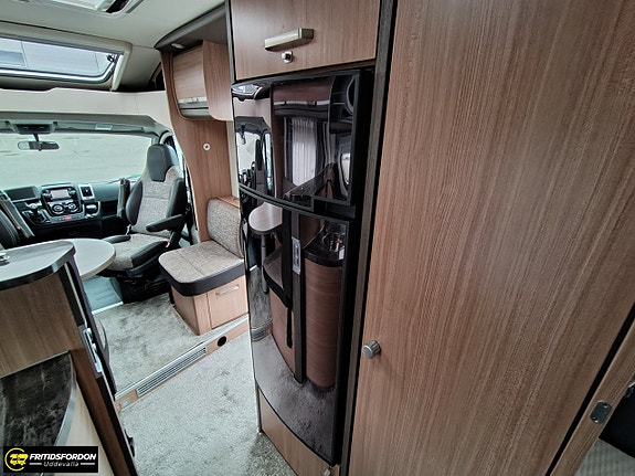 Knaus Sky Ti 700 MEG Silver Selection 14 of 17
