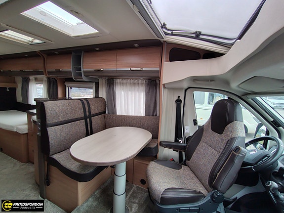 Knaus Sky Ti 700 MEG Silver Selection 8 of 17