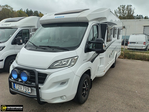 Knaus Sky Ti 700 MEG Silver Selection 2 of 17