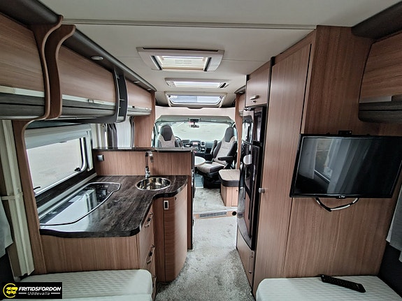 Knaus Sky Ti 700 MEG Silver Selection 10 of 17