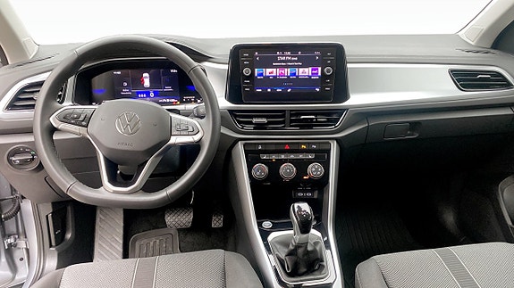 Volkswagen T-Roc 10 of 12