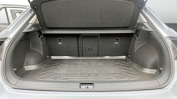Volkswagen T-Roc 12 of 12
