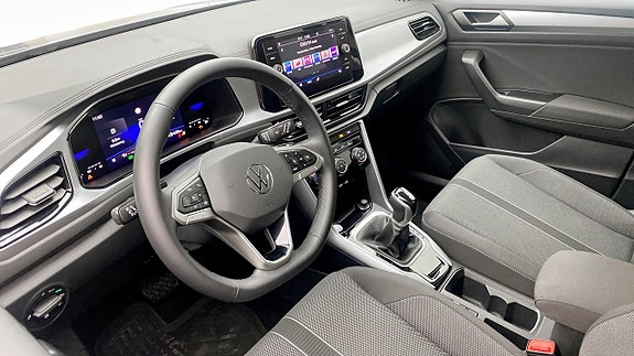 Volkswagen T-Roc 7 of 12