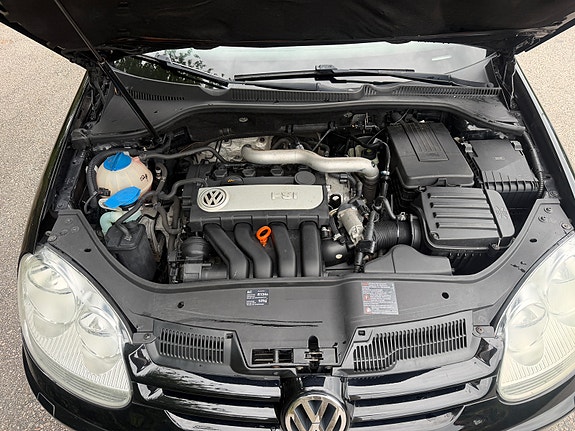 Volkswagen Golf V 9 of 17