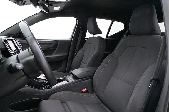 Volvo XC40 9 of 27