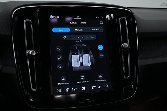 Volvo XC40 13 of 27