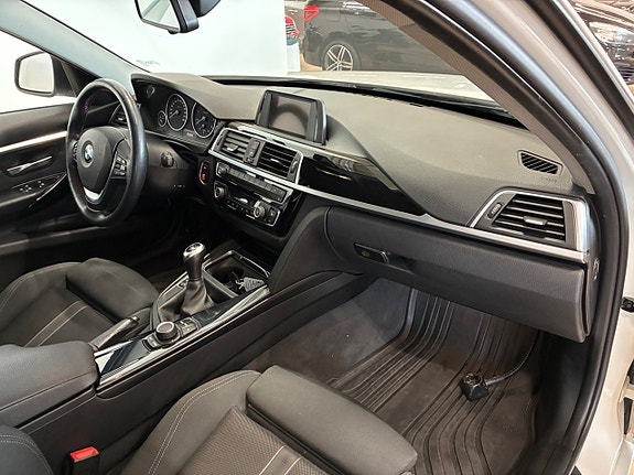 BMW 320d 19 of 19