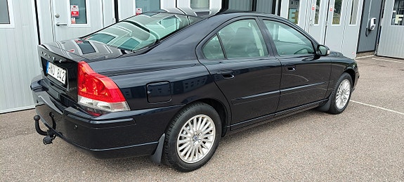 Volvo S60 2 of 19