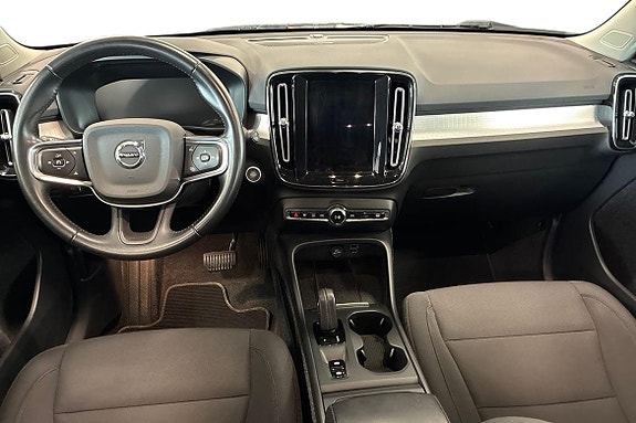 Volvo XC40 10 of 23