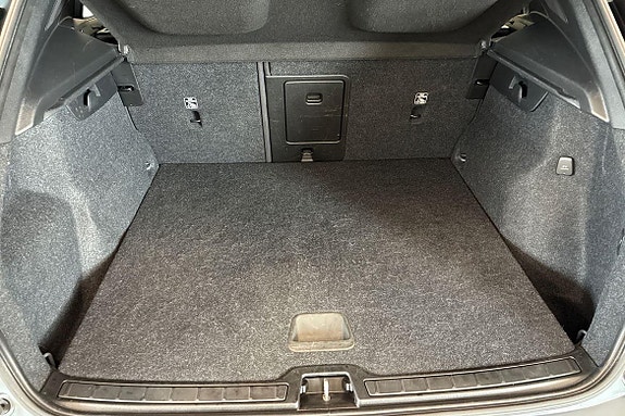 Volvo XC40 12 of 23