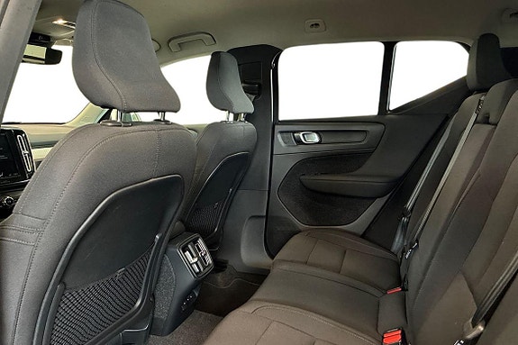 Volvo XC40 13 of 23