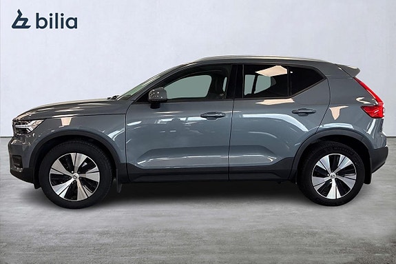 Volvo XC40 3 of 23