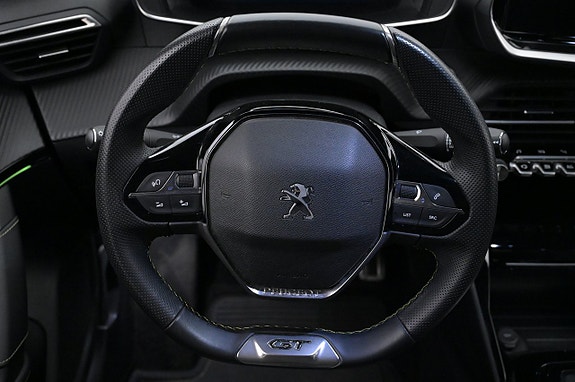 Peugeot e-2008 7 of 27