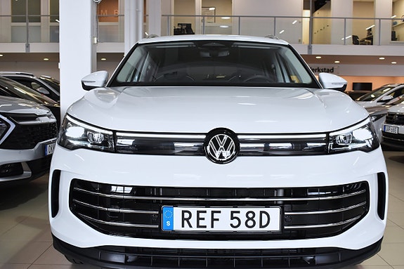 Volkswagen Tiguan 2 of 21