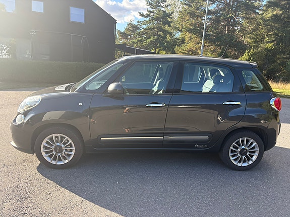 Fiat 500L 2 of 9