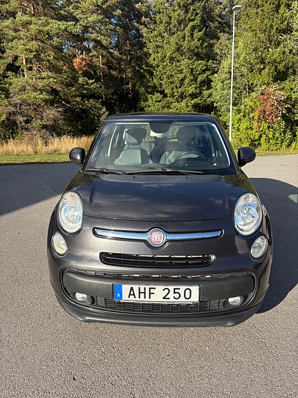 Fiat 500L 4 of 9