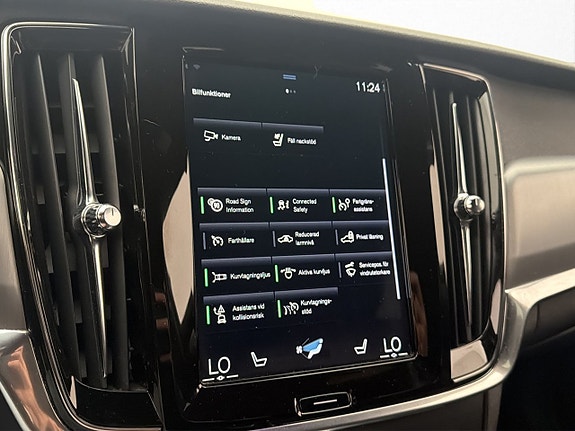 Volvo V90 26 of 30
