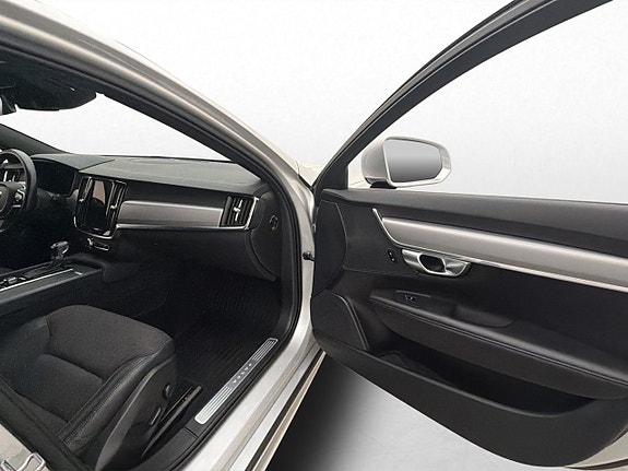 Volvo V90 18 of 30