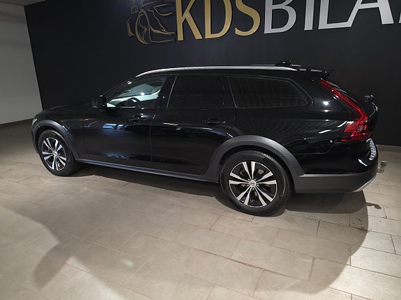 Volvo V90 Cross Country 3 of 15