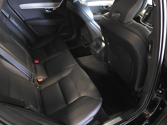 Volvo V90 Cross Country 10 of 15