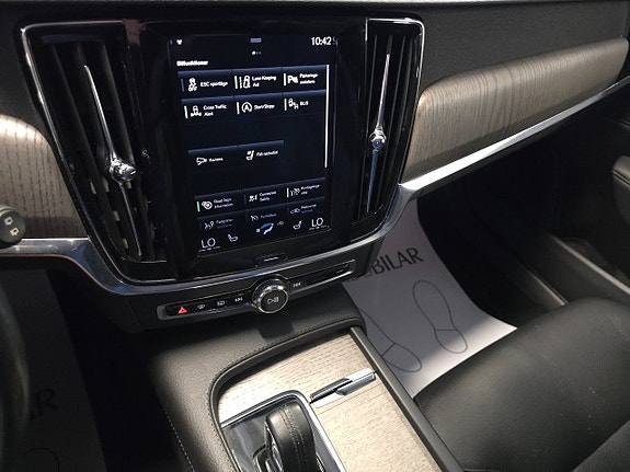 Volvo V90 Cross Country 13 of 15