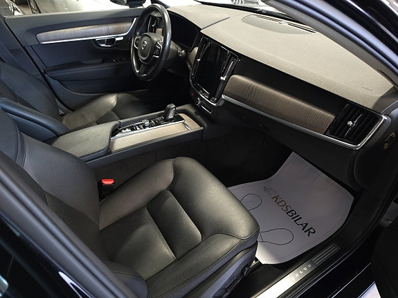 Volvo V90 Cross Country 7 of 15